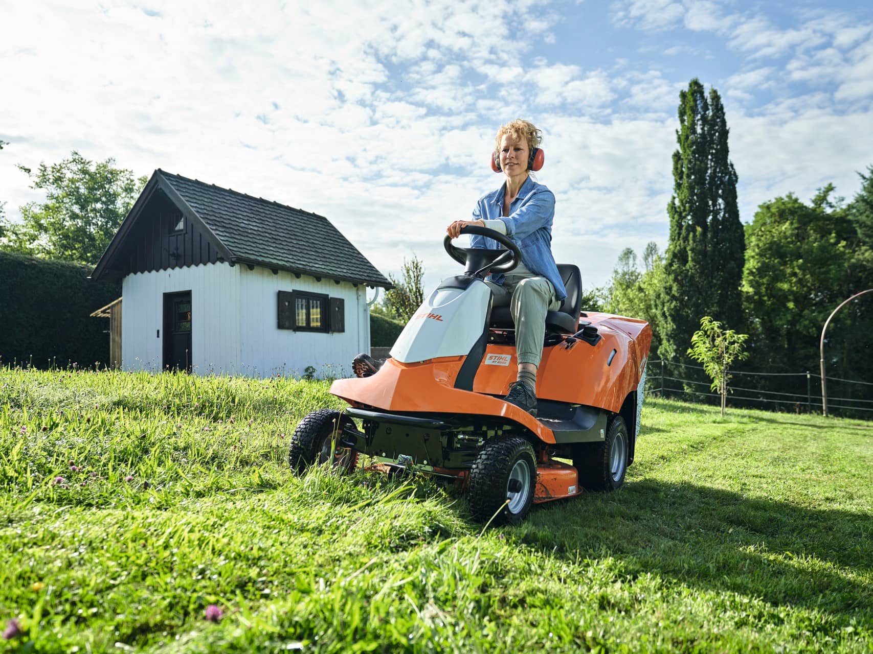 https://www.vaudaux.fr/Assets/produit/zoom/autoportee-stihl-rt-4082%2Bstrt4082-4.JPG